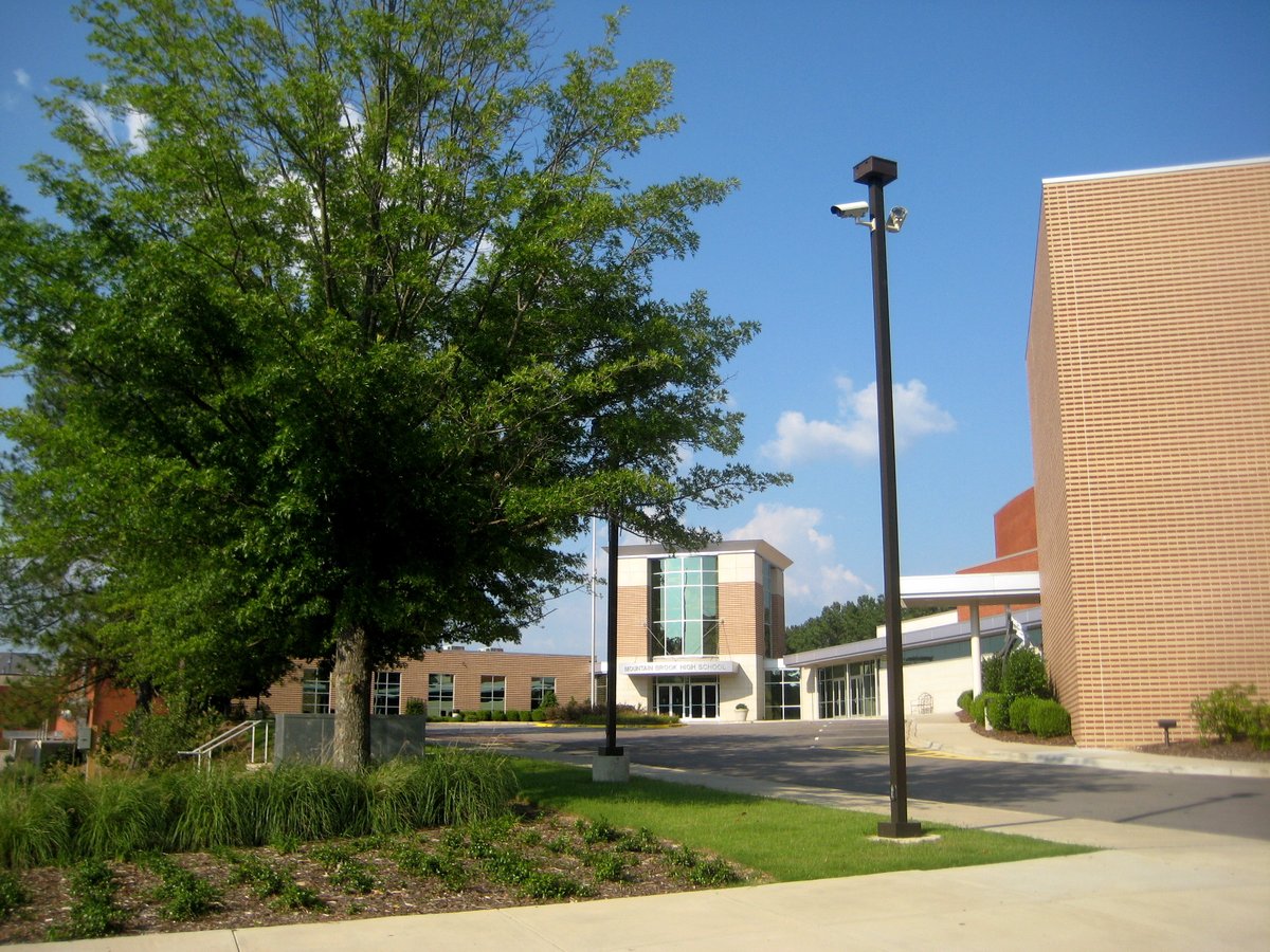 Mountain Brook, AL - Mountain Brook High School - Wikipedia